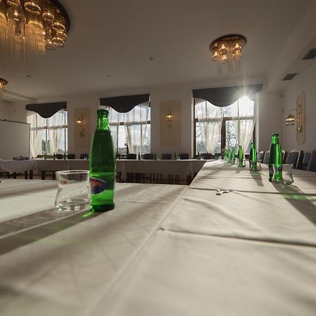 Hotel Petrin Яблонец над Нисоу Екстериор снимка
