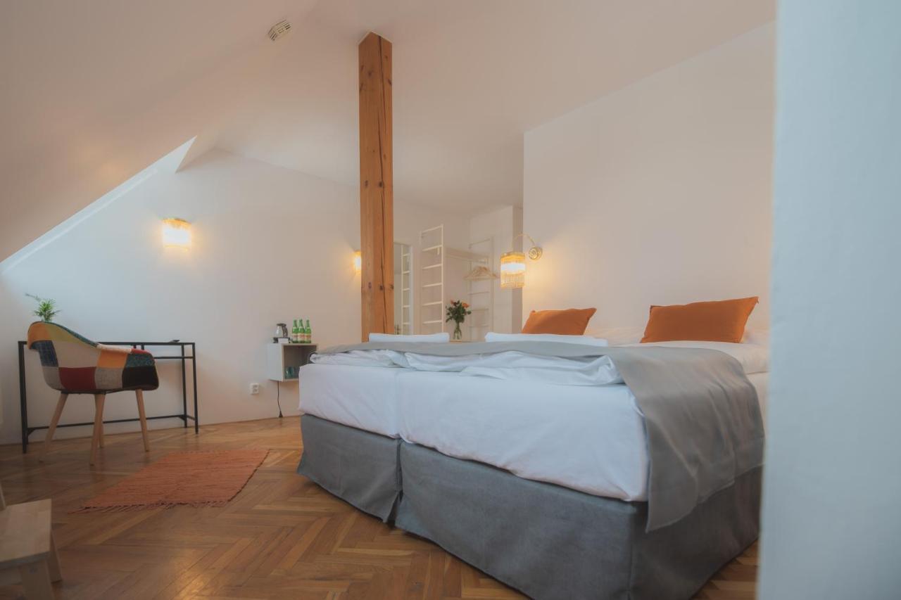 Hotel Petrin Яблонец над Нисоу Екстериор снимка