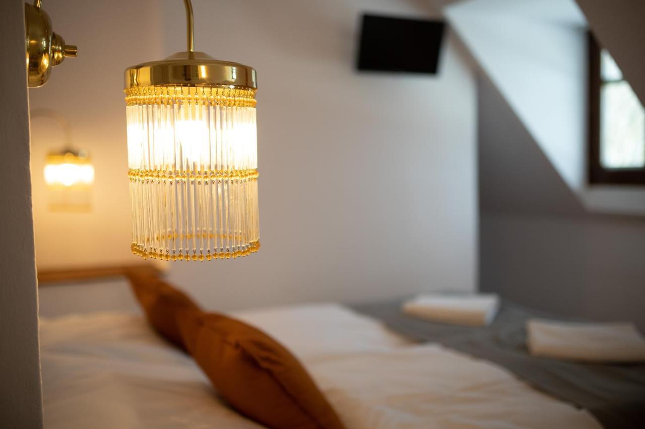 Hotel Petrin Яблонец над Нисоу Екстериор снимка
