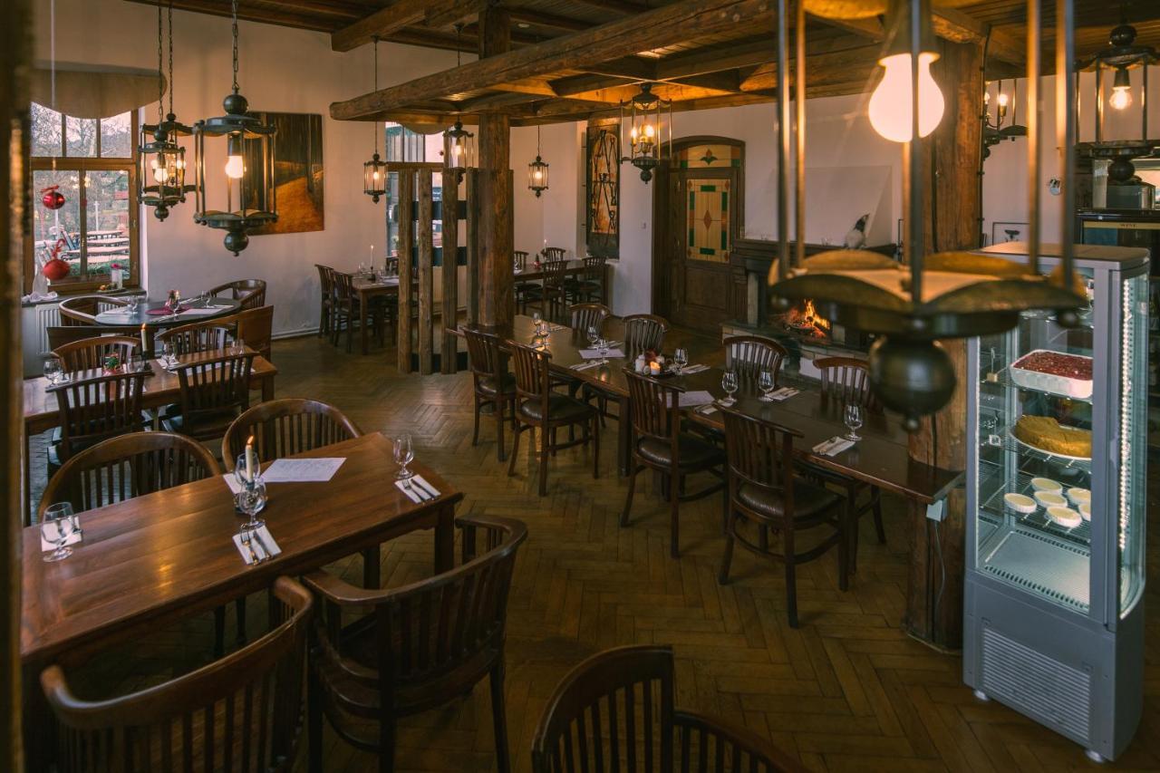 Hotel Petrin Яблонец над Нисоу Екстериор снимка